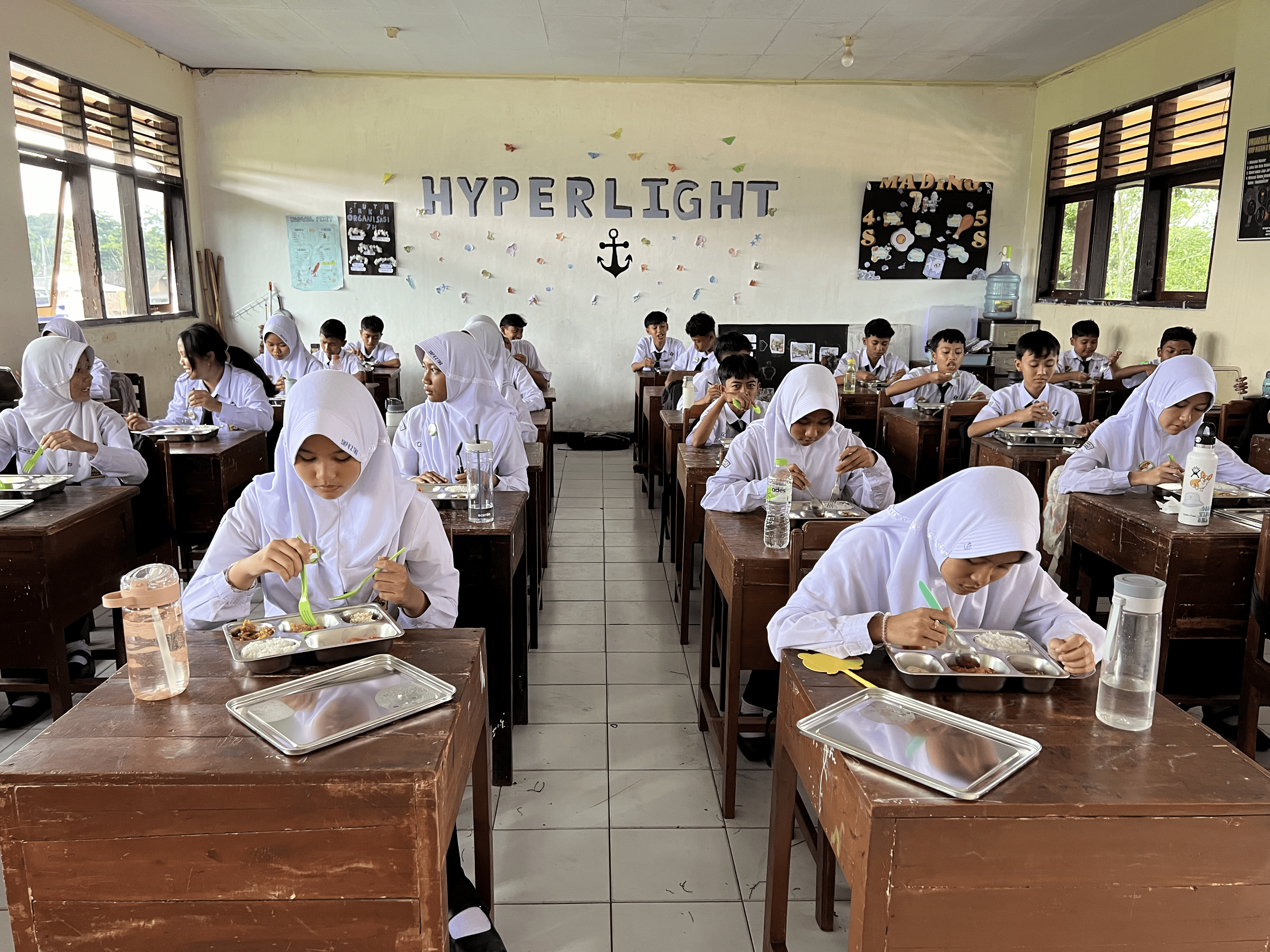 Hari Pertama Makan Bergizi Gratis Hari Pertama Makan Bergizi Gratis